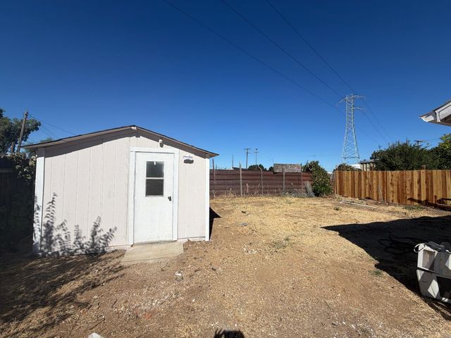 2665 Princeton St, Sacramento, CA 95815