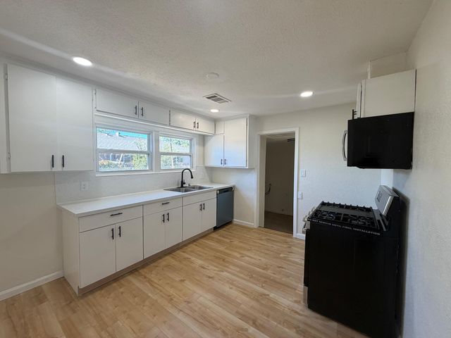 2665 Princeton St, Sacramento, CA 95815