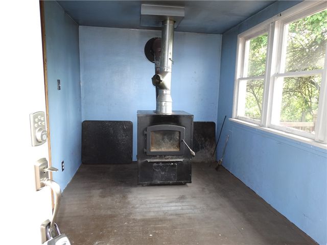 114 Beallsville Rd, Bentleyville, PA 15314
