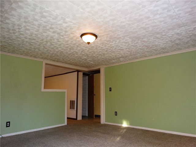114 Beallsville Rd, Bentleyville, PA 15314