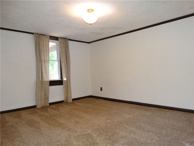 114 Beallsville Rd, Bentleyville, PA 15314
