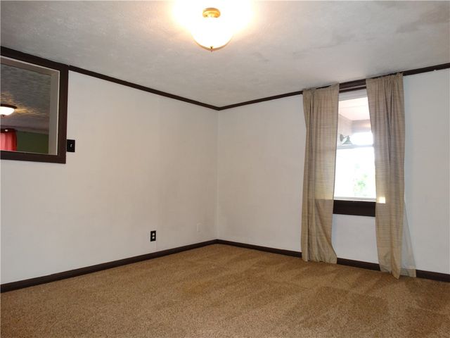 114 Beallsville Rd, Bentleyville, PA 15314