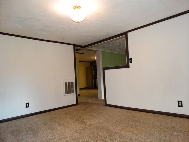 114 Beallsville Rd, Bentleyville, PA 15314
