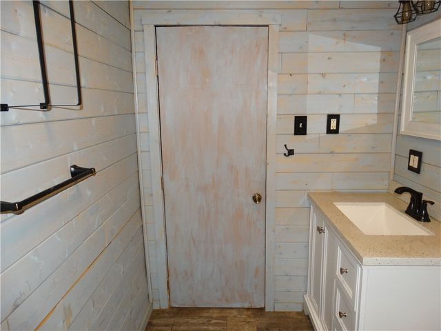 114 Beallsville Rd, Bentleyville, PA 15314