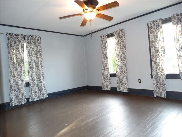 114 Beallsville Rd, Bentleyville, PA 15314