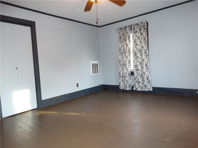 114 Beallsville Rd, Bentleyville, PA 15314