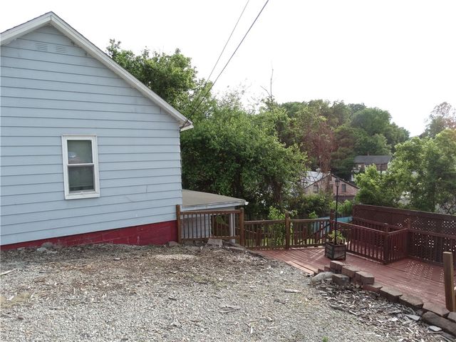 114 Beallsville Rd, Bentleyville, PA 15314