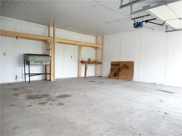 114 Beallsville Rd, Bentleyville, PA 15314