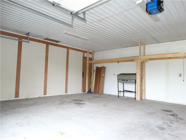 114 Beallsville Rd, Bentleyville, PA 15314