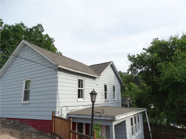 114 Beallsville Rd, Bentleyville, PA 15314