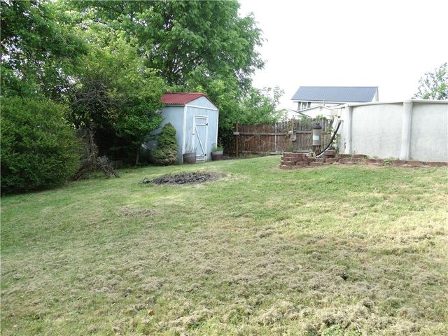 114 Beallsville Rd, Bentleyville, PA 15314