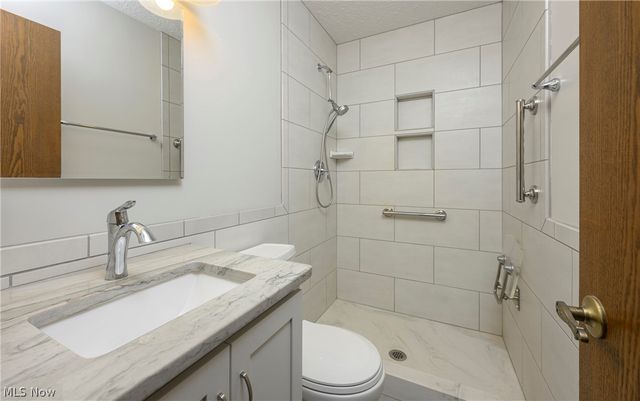2652 Blake Road, Wadsworth, OH 44281