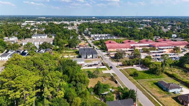 880 Paul Quinn Street, Houston, TX 77091