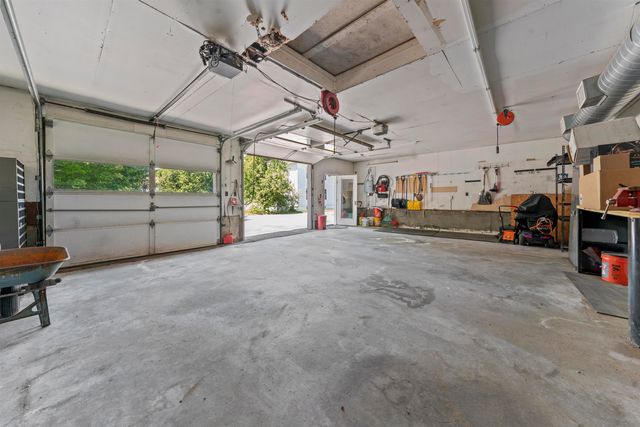 7 School Street, Allenstown, NH 03275