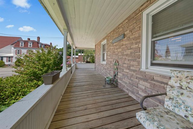 7 School Street, Allenstown, NH 03275