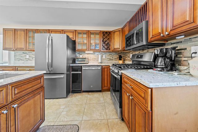7 School Street, Allenstown, NH 03275