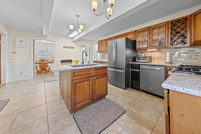 7 School Street, Allenstown, NH 03275