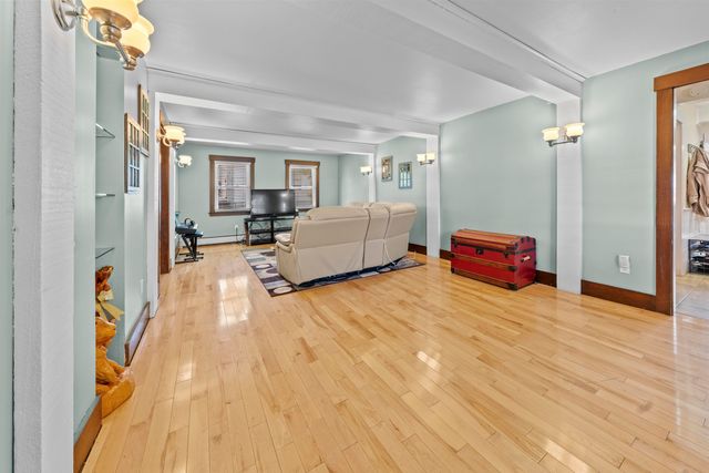 7 School Street, Allenstown, NH 03275