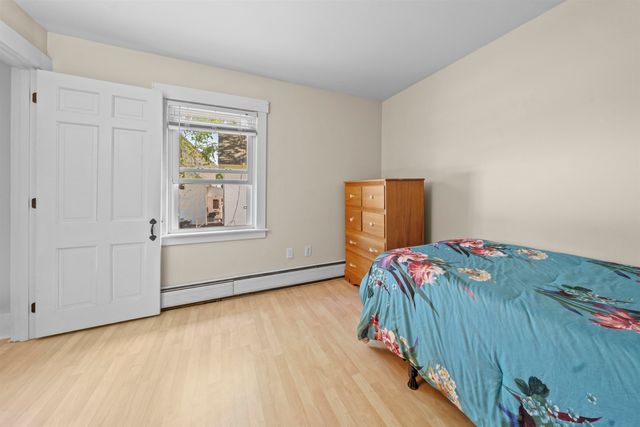 7 School Street, Allenstown, NH 03275