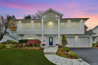11 Joy Drive, Manhasset Hills, NY 11040