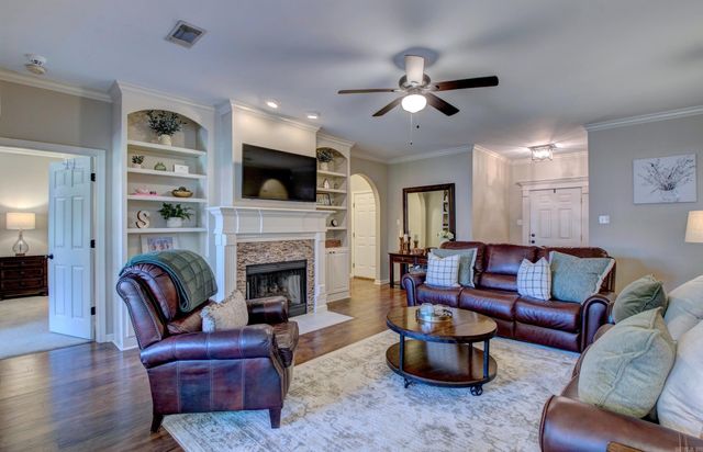 2 Park Ridge Drive, Maumelle, AR 72113