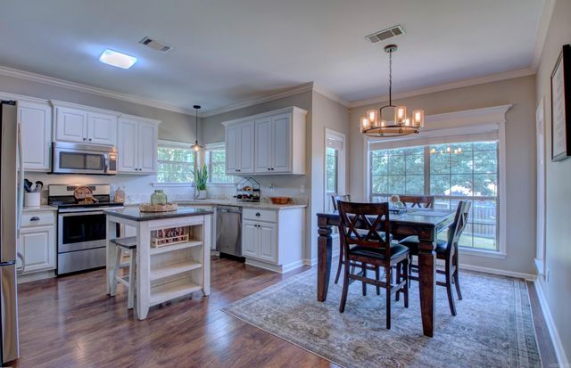 2 Park Ridge Drive, Maumelle, AR 72113