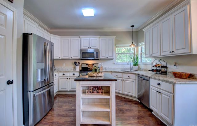 2 Park Ridge Drive, Maumelle, AR 72113