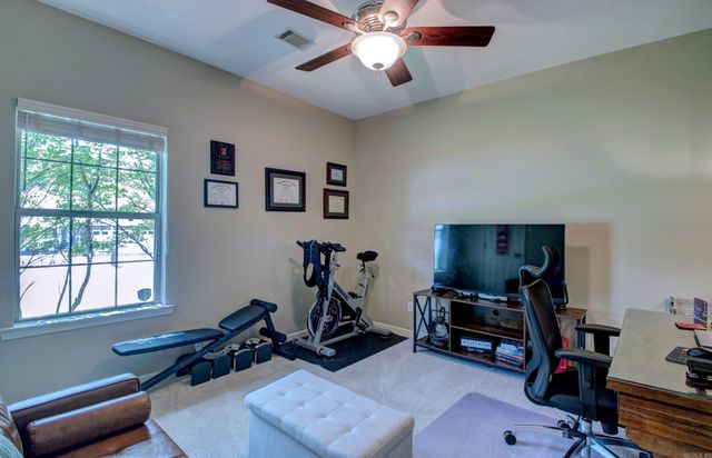 2 Park Ridge Drive, Maumelle, AR 72113