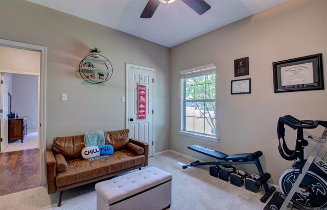 2 Park Ridge Drive, Maumelle, AR 72113