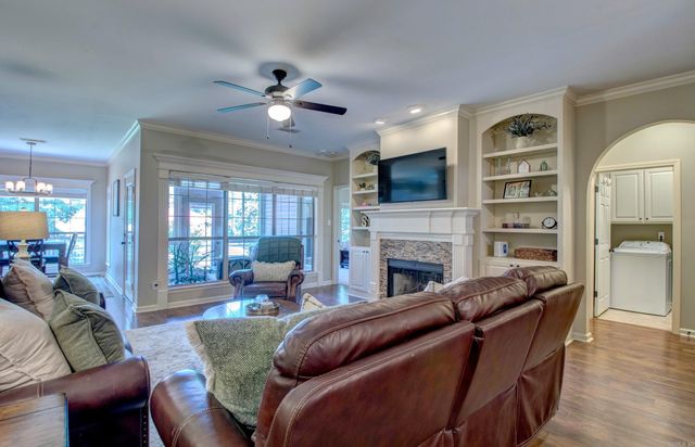 2 Park Ridge Drive, Maumelle, AR 72113