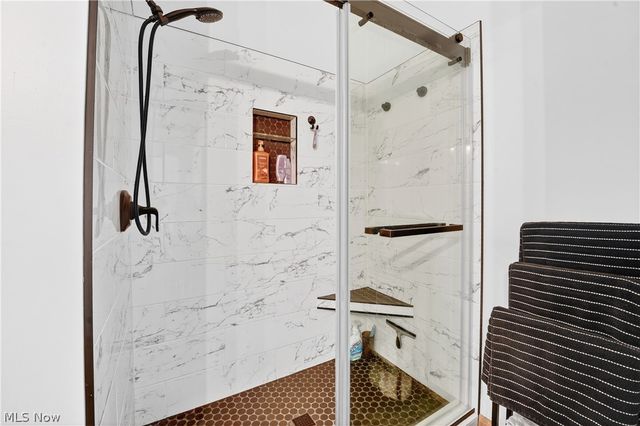 7582 Wilton Lane, North Royalton, OH 44133