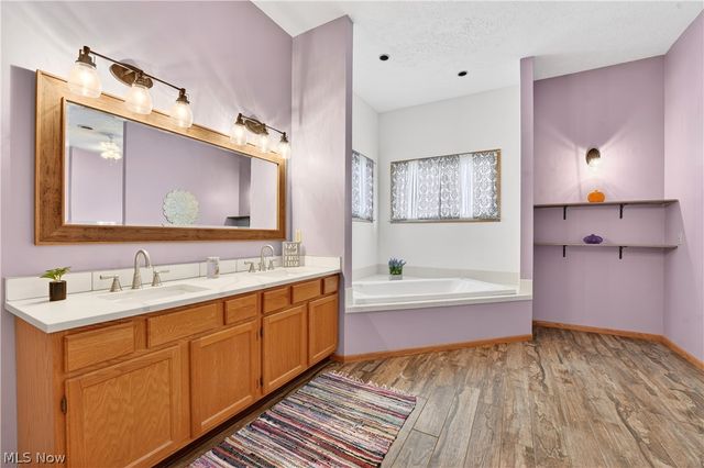 7582 Wilton Lane, North Royalton, OH 44133