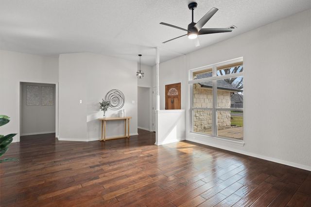 1014 Hackberry DR, Pflugerville, TX 78660