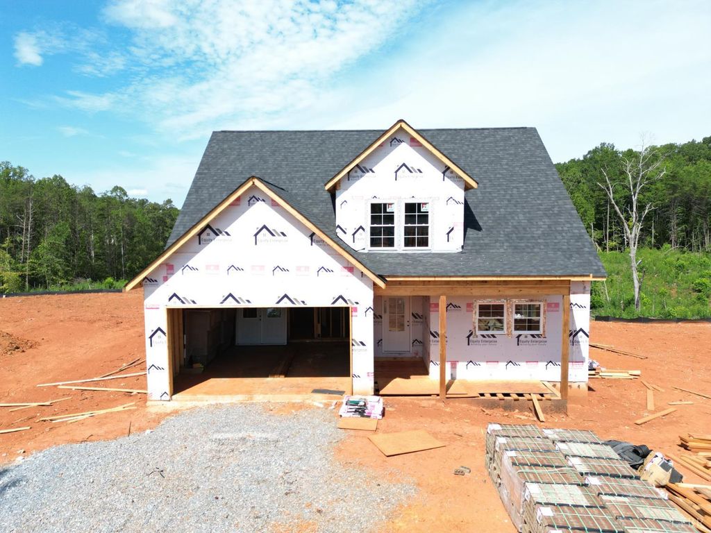 11250 Leesville Road, Evington, VA 24550