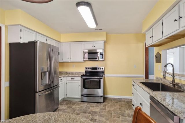 5704 Fort Belvoir CT, Virginia Beach, VA 23464