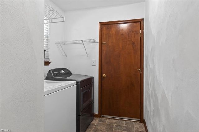 5704 Fort Belvoir CT, Virginia Beach, VA 23464