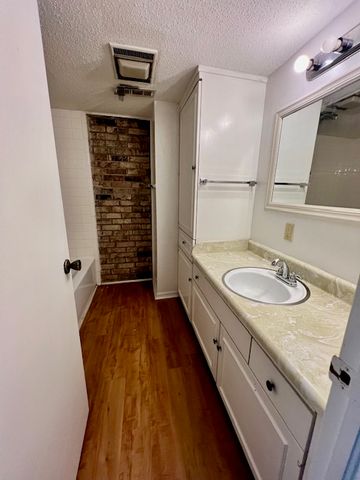 280 S Hill Avenue A106, Fayetteville, AR 72701