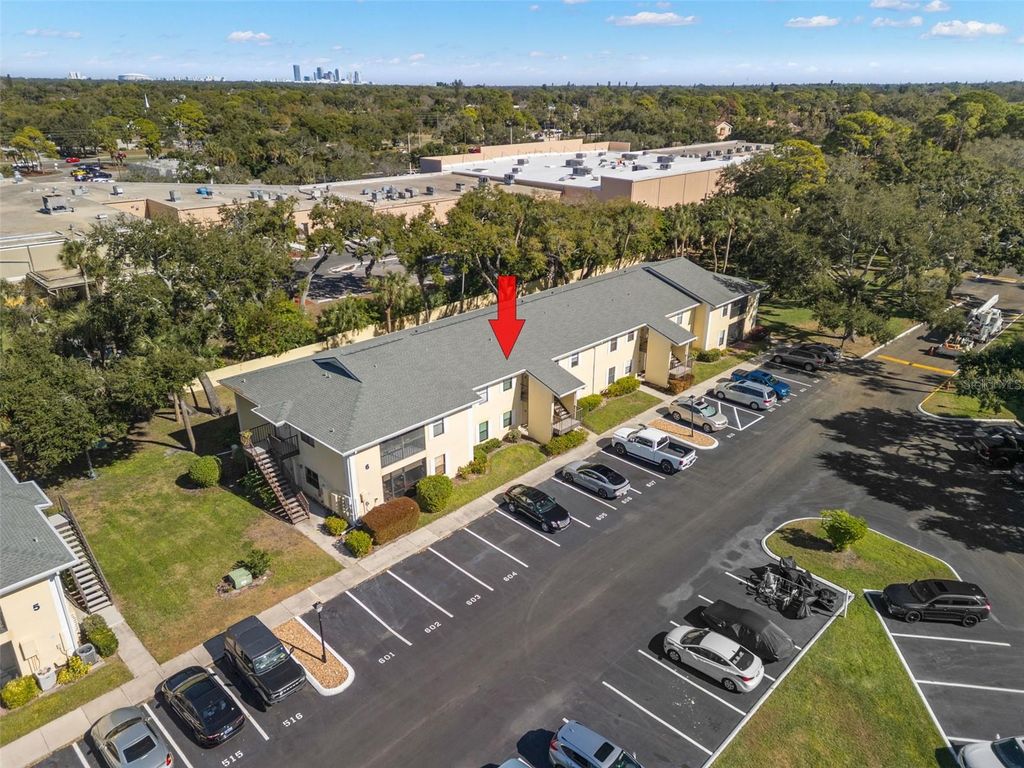 Image 2 of property listing at 3001 58TH AVENUE S 606, St Petersburg, FL 33712