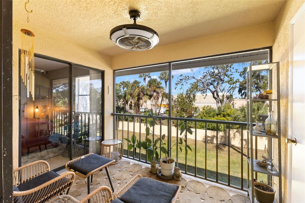 Image 16 of property listing at 3001 58TH AVENUE S 606, St Petersburg, FL 33712