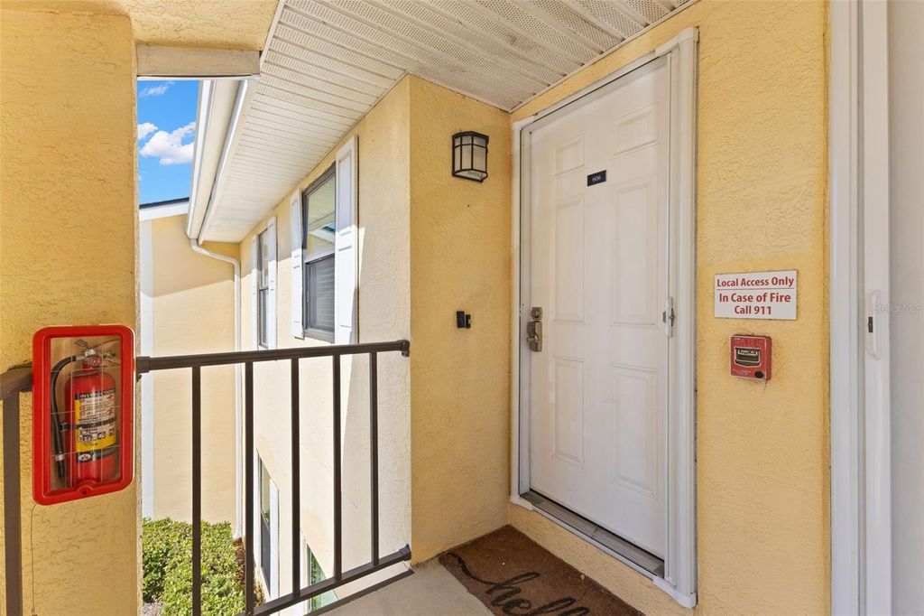 Image 3 of property listing at 3001 58TH AVENUE S 606, St Petersburg, FL 33712