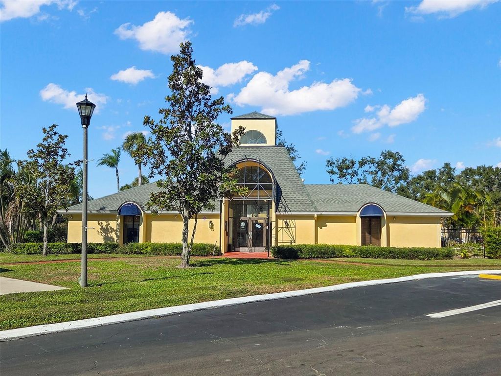 Image 30 of property listing at 3001 58TH AVENUE S 606, St Petersburg, FL 33712