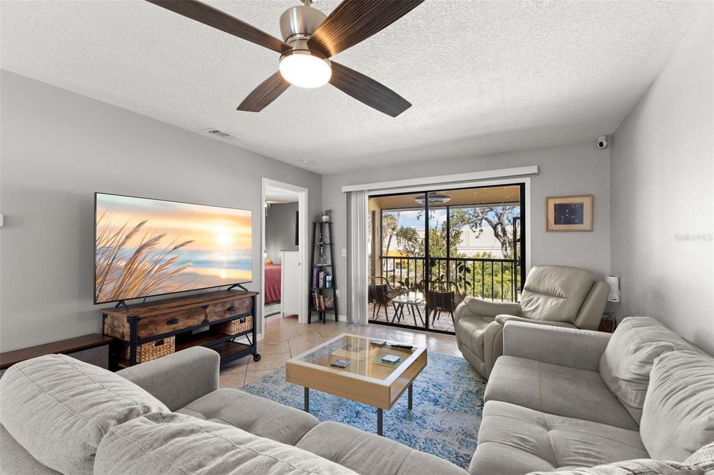 Image 10 of property listing at 3001 58TH AVENUE S 606, St Petersburg, FL 33712