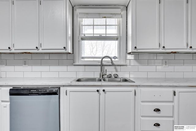 539 Park Avenue, Omaha, NE 68105