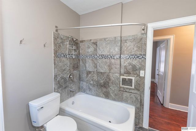 539 Park Avenue, Omaha, NE 68105