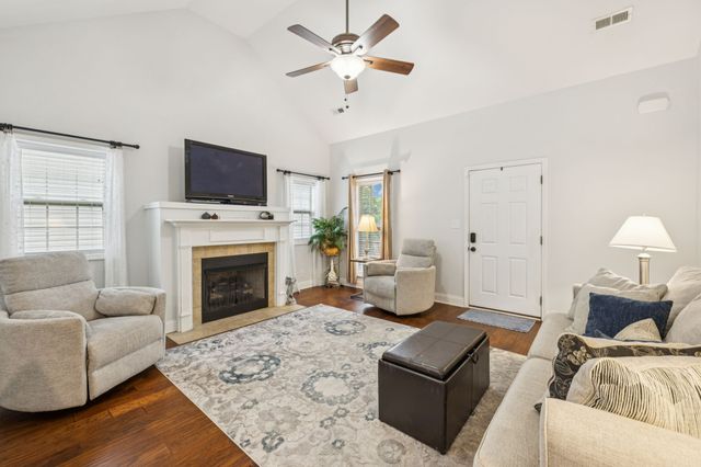 188 Whitman Aly, Clarksville, TN 37043