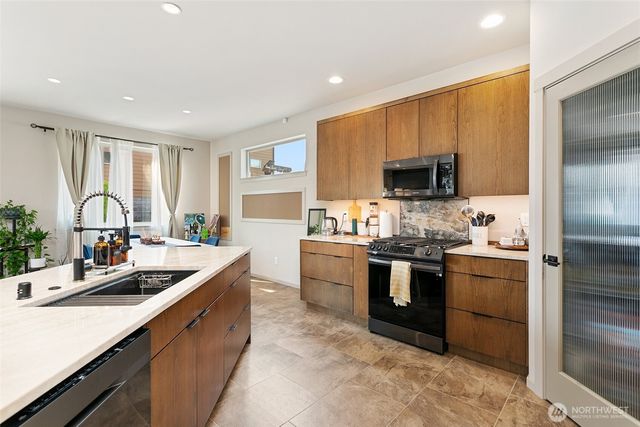 1035 51st Place SW, Everett, WA 98203