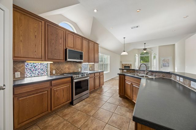 8201 Rayburn Lane, Mckinney, TX 75072