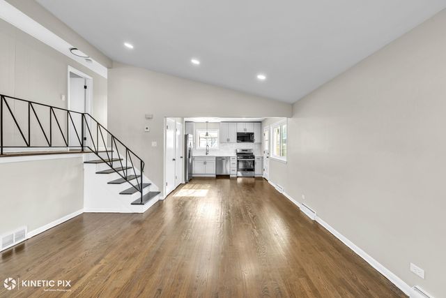 11011 W Roosevelt Road, Westchester, IL 60154