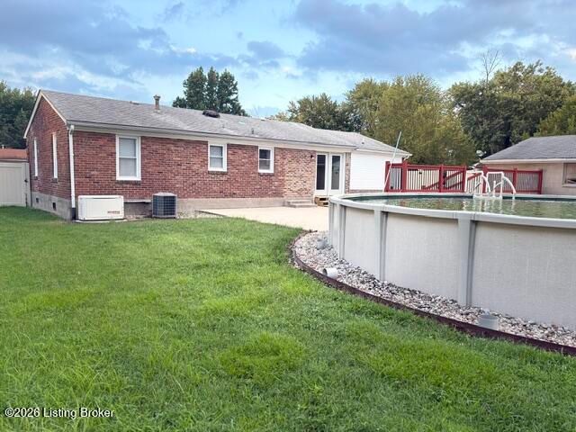 5710 Locust Way, Louisville, KY 40229