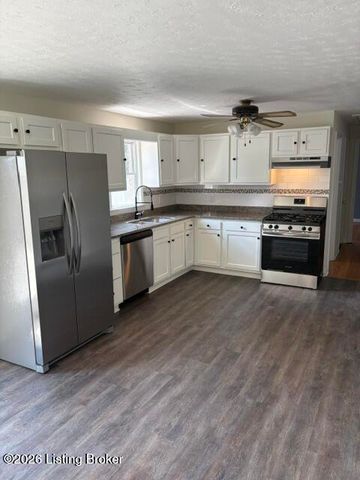 5710 Locust Way, Louisville, KY 40229